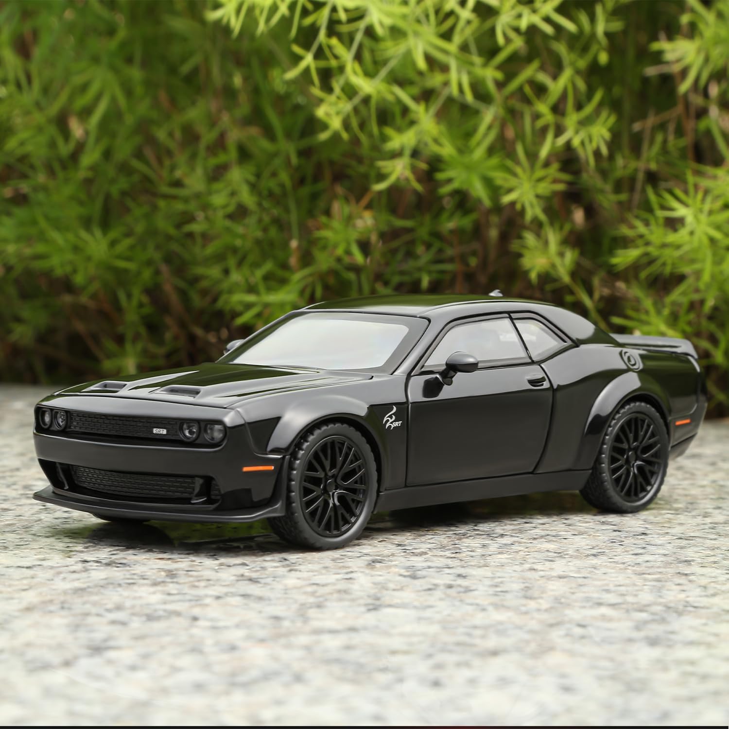 Dodge Challenger Hellcat - Diecast Metal Car - Scale 1:24