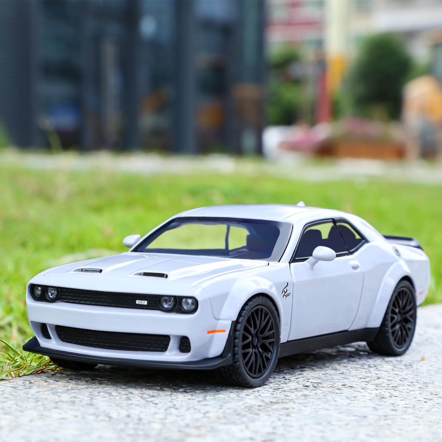 Dodge Challenger Hellcat - Diecast Metal Car - Scale 1:24