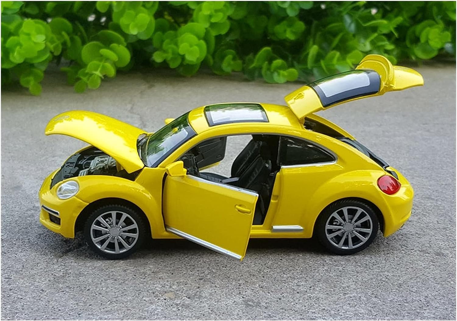 Volkswagen Beetle - Diecast Metal Car - Scale 1:32