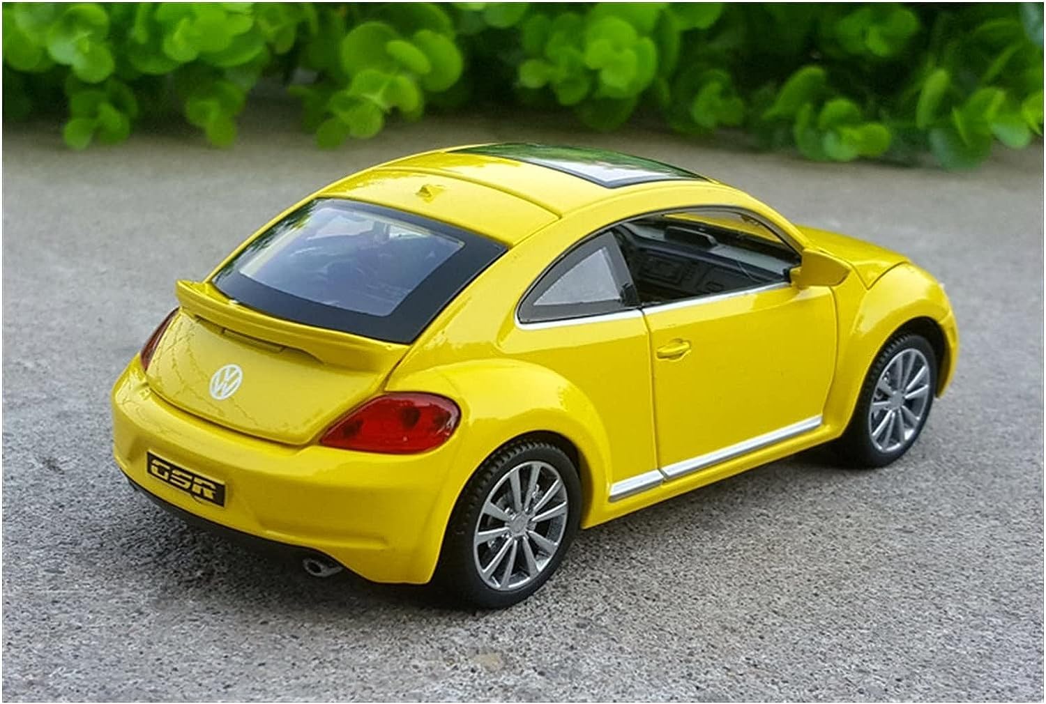 Volkswagen Beetle - Diecast Metal Car - Scale 1:32