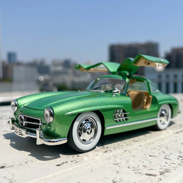 1954 Mercedes-Benz 300SL W198 - Diecast Metal Car - Scale 1:24