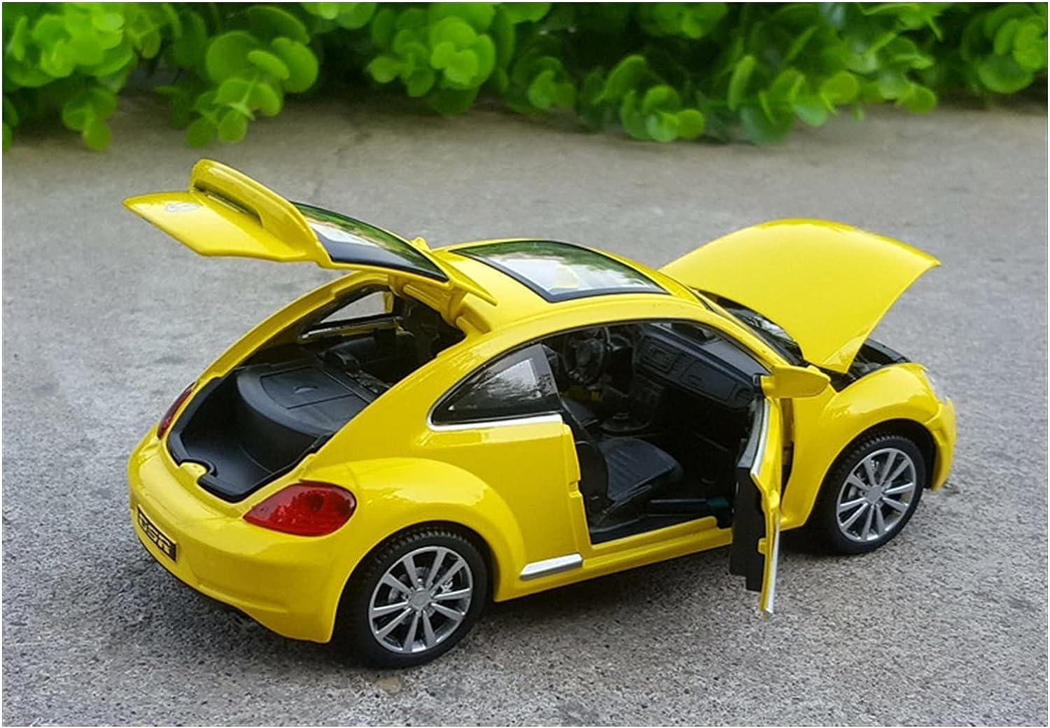 Volkswagen Beetle - Diecast Metal Car - Scale 1:32
