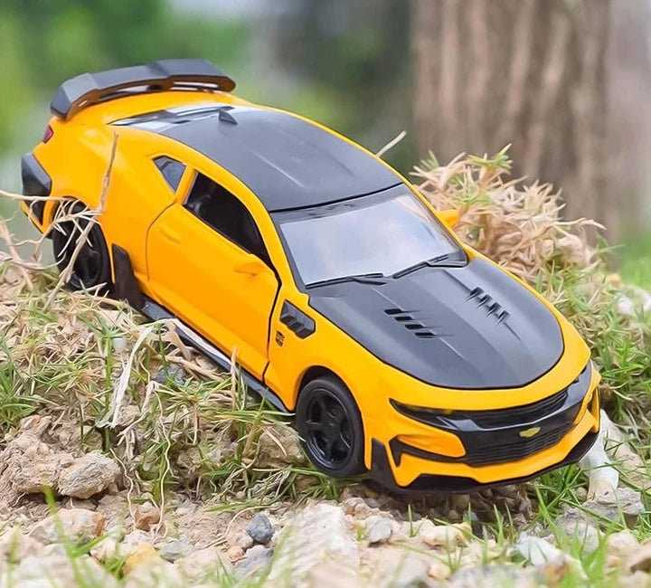 Chevrolet Camaro Bumblebee - Diecast Metal Car - Scale 1:24