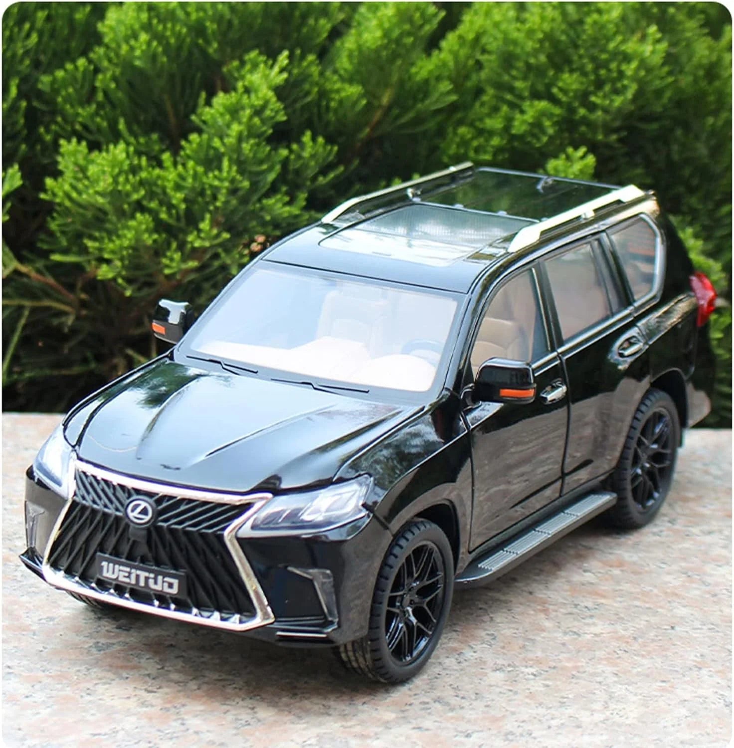 Lexus LX570 - Diecast Metal Car - Scale 1:32 / 1:24