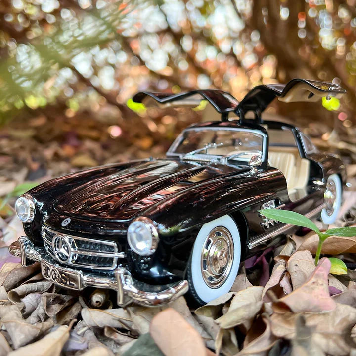 1954 Mercedes-Benz 300SL W198 - Diecast Metal Car - Scale 1:24