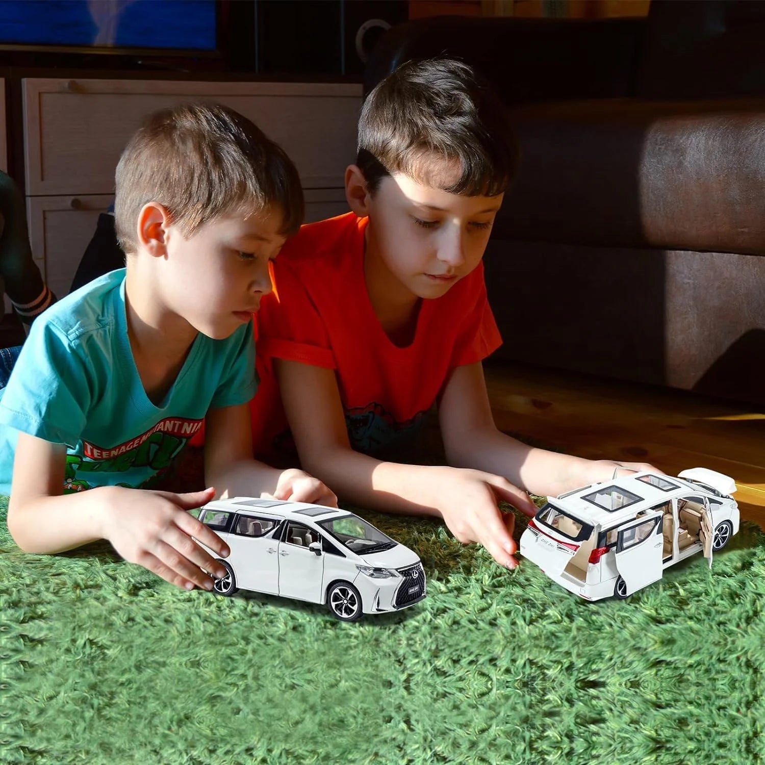 Lexus LM300 - Diecast Metal Car - Scale 1:32